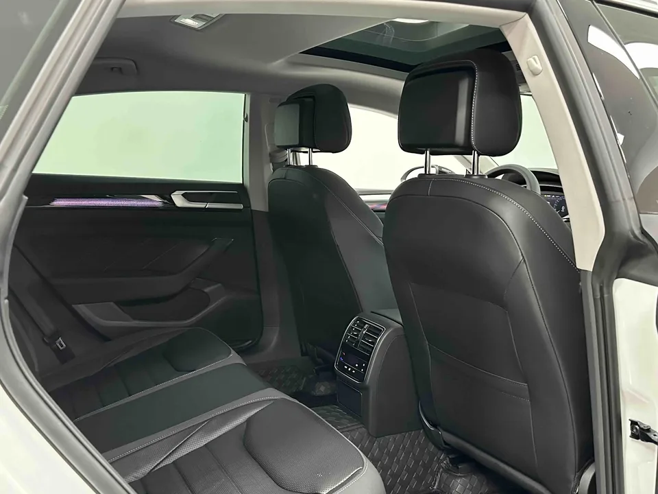 Volkswagen Arteon Volkswagen CC 2025 380TSI Eye-Catching Edition 2025 — thumbnail 4