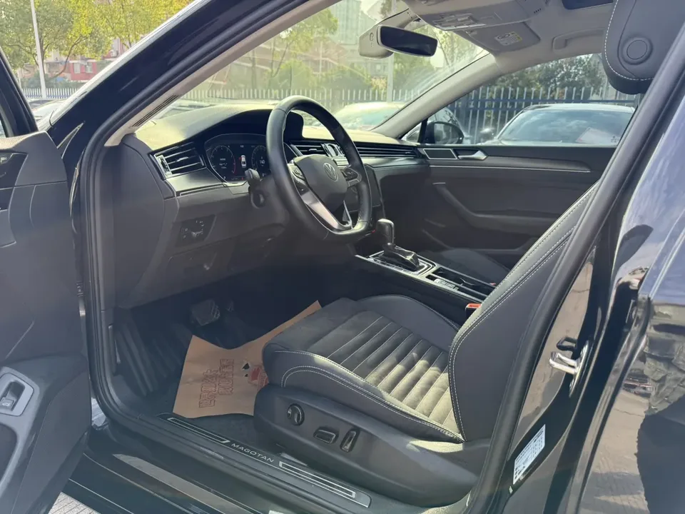 Volkswagen Magotan 330TSI DSG 30th Anniversary Edition 2022 — миниатюра 4
