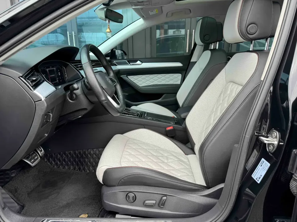 Volkswagen Magotan Magotan 2023 2 million commemorative edition 330TSI DSG luxury model 2023 — миниатюра 4