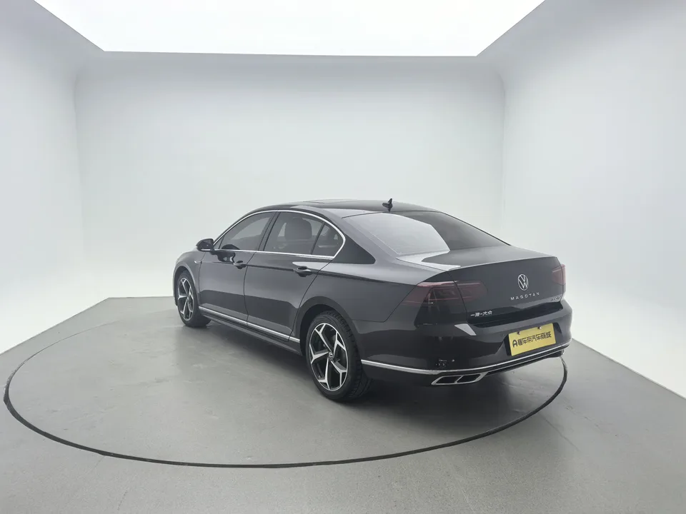 Volkswagen Magotan Magotan 2025 Magotan 2025 Public Edition 330TSI DSG Luxury Edition 2025 — thumbnail 2