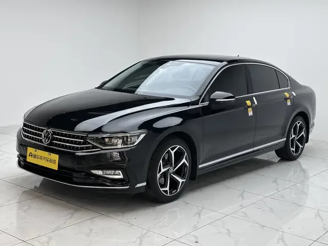 Volkswagen Magotan 2025