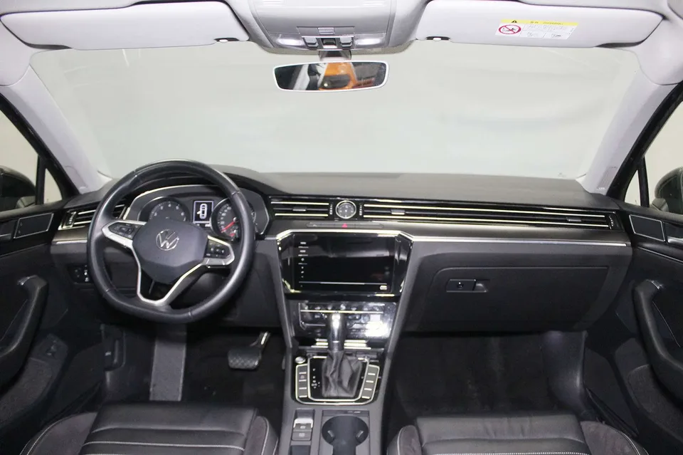 Volkswagen Magotan Magotan 2020 330TSI DSG Leading Edition 2022 — миниатюра 2