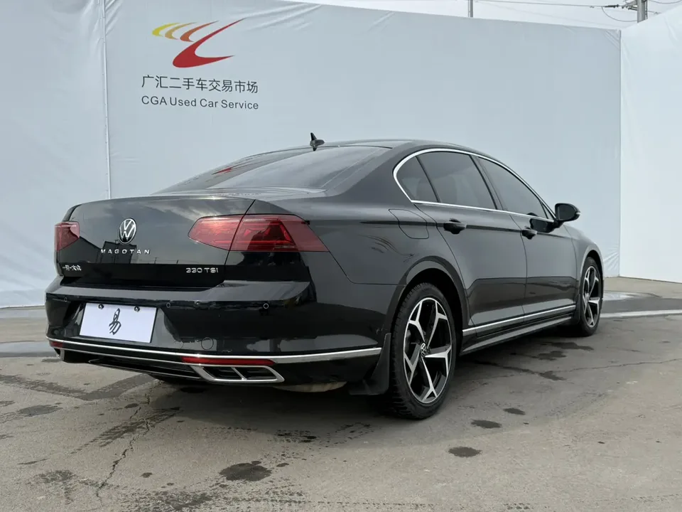 Volkswagen Magotan Magotan 2023 2 million commemorative edition 330TSI DSG leading model 2023 — миниатюра 5