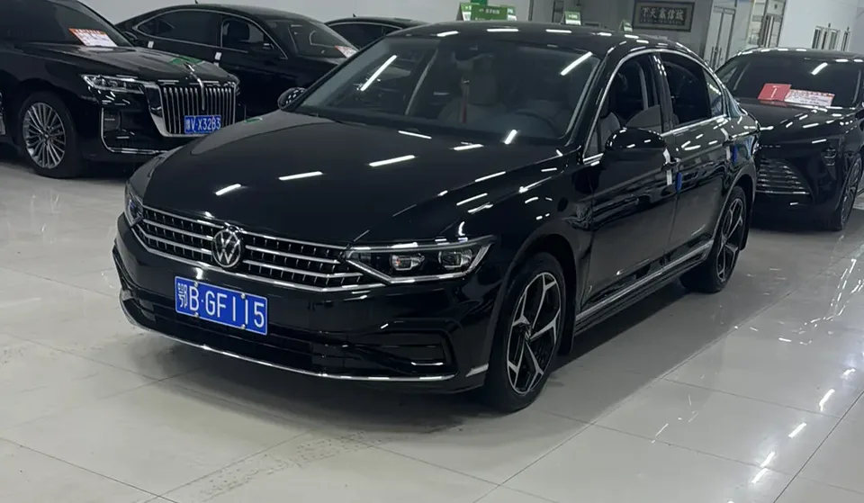 Volkswagen Magotan 2025