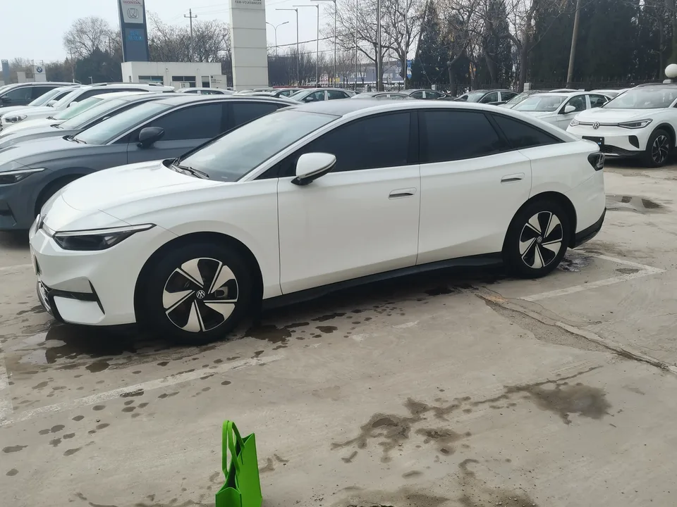 Volkswagen ID.7 VIZZION ID.7 VIZZION 2024 AIR version 2024 — миниатюра 2