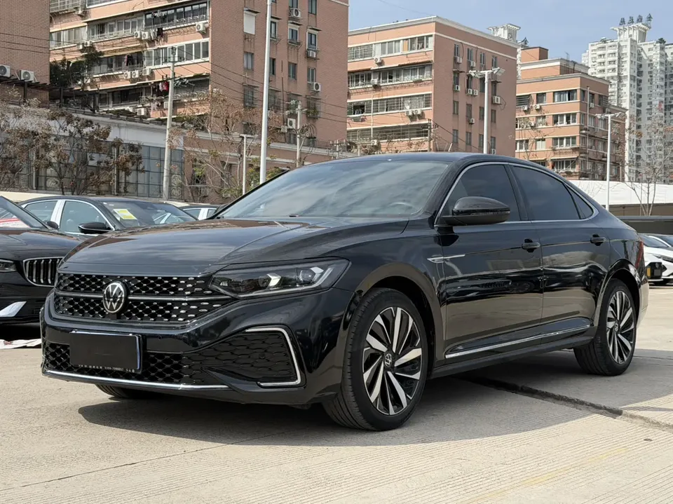 Volkswagen Passat 2023