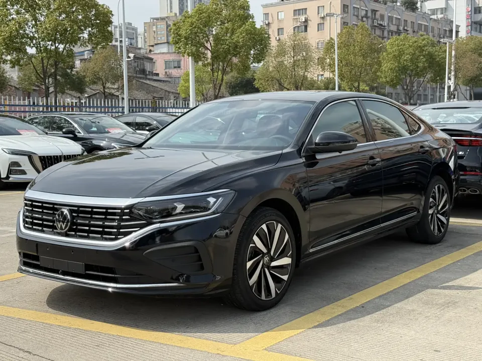 Volkswagen Passat 2024