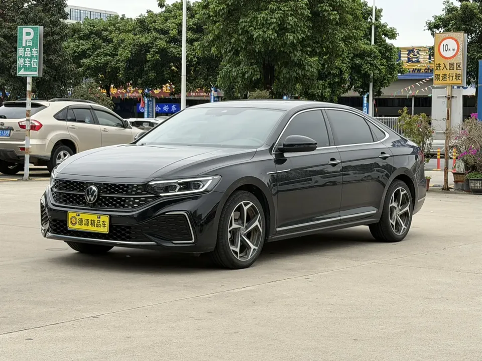Volkswagen Passat 2024