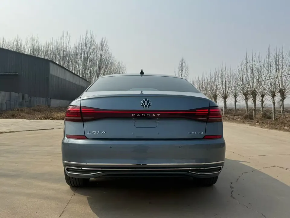 Volkswagen Passat Passat 2022 330TSI Deluxe Edition 2022 — миниатюра 2