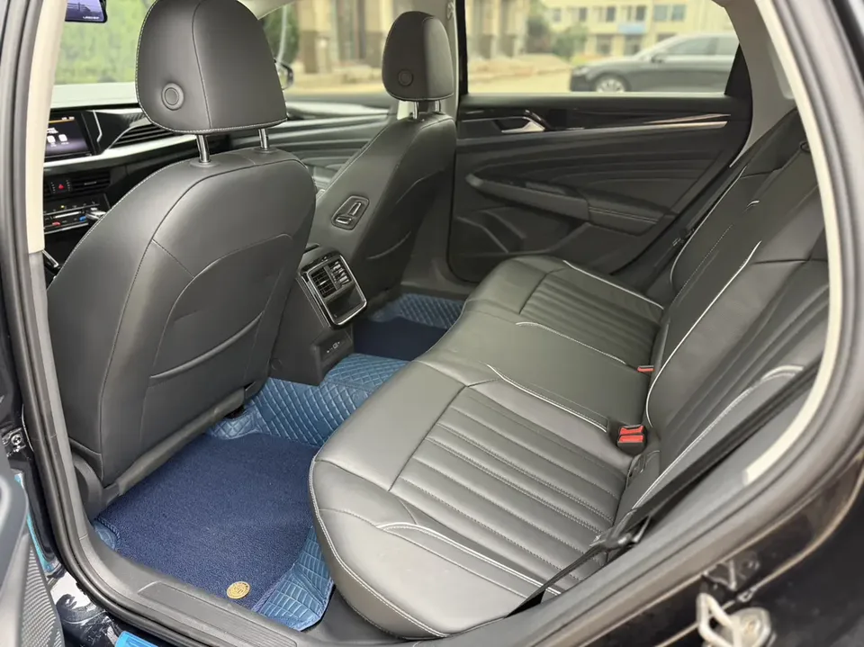 Volkswagen Passat Passat 2022 330TSI Starry Sky Deluxe Edition 2022 — миниатюра 4