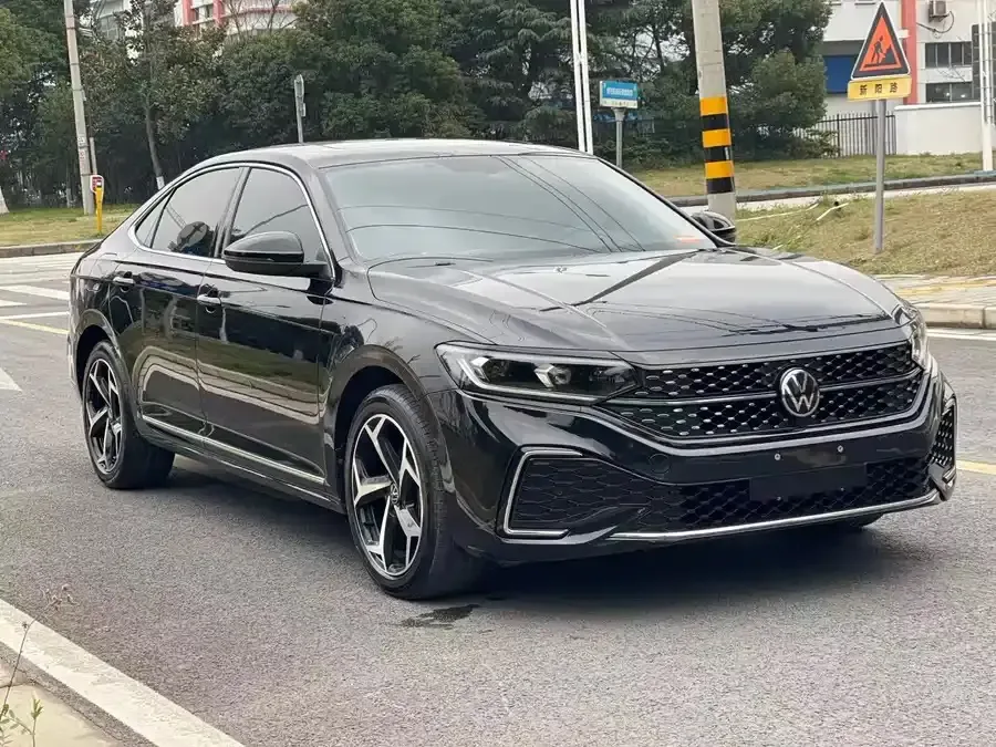 Volkswagen Passat facelift 330TSI Star Elite Edition 2024 — миниатюра 3