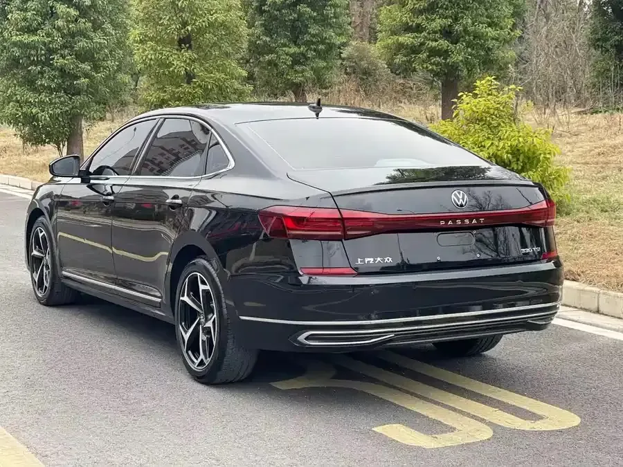 Volkswagen Passat facelift 330TSI Star Elite Edition 2024 — миниатюра 4