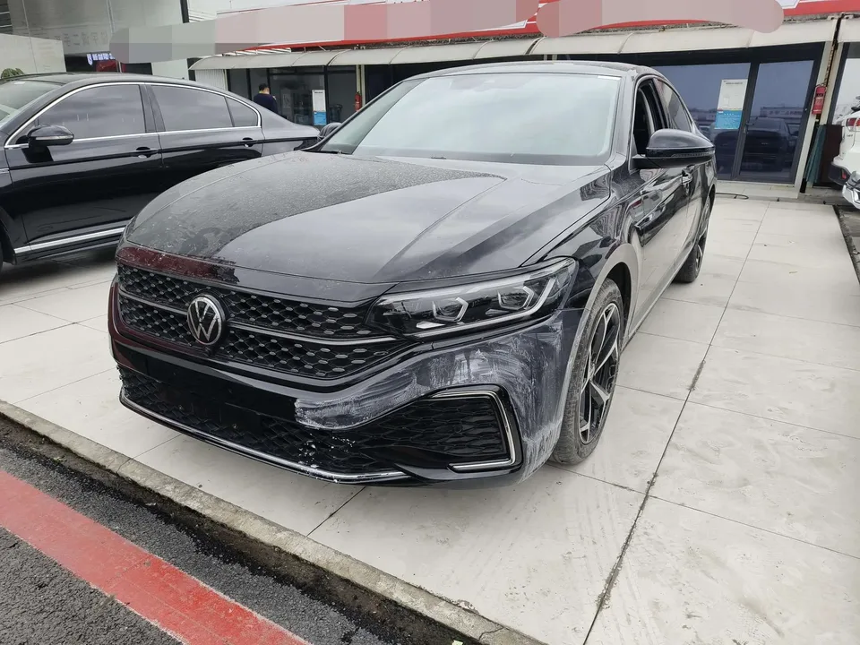Volkswagen Passat 2023