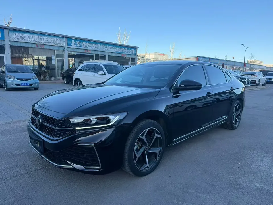 Volkswagen Passat 2024