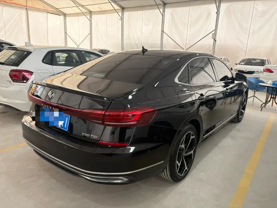 Volkswagen Passat facelift 330TSI Starry Sky Deluxe Edition 2023 — миниатюра 2
