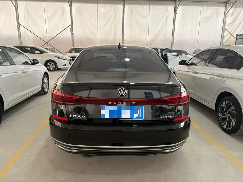 Volkswagen Passat facelift 330TSI Starry Sky Deluxe Edition 2023 — миниатюра 4