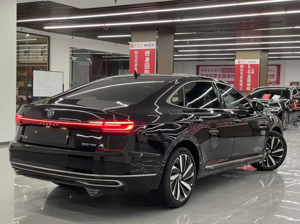 Volkswagen Passat Passat 2022 330TSI Starry Sky Deluxe Edition 2022 — миниатюра 2
