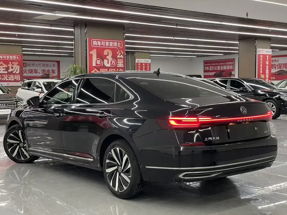 Volkswagen Passat Passat 2022 330TSI Starry Sky Deluxe Edition 2022 — миниатюра 4