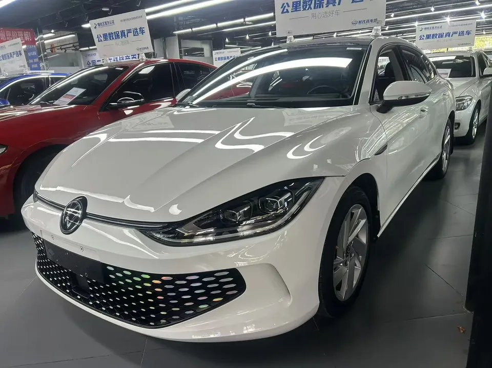 Volkswagen Lamando Lingdu L 280TSI DSG Hot Edition 2022 — фото 1, купить с доставкой в Москву