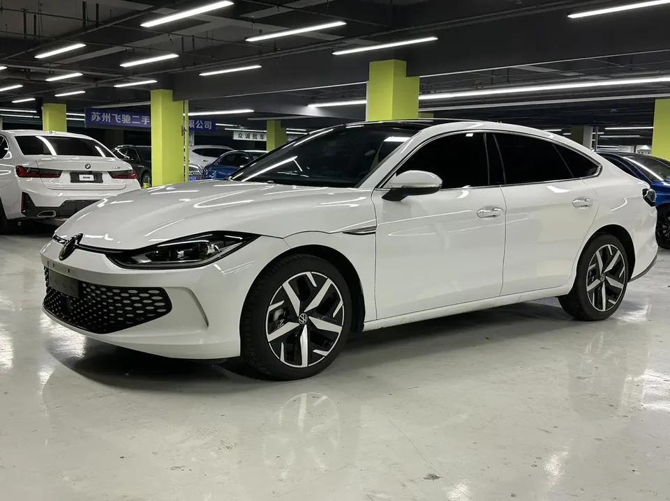 Volkswagen Lamando Lingdu 2023 Lingdu L 280TSI DSG Cool Edition 2023 — photo 1, buy with delivery to Moscow