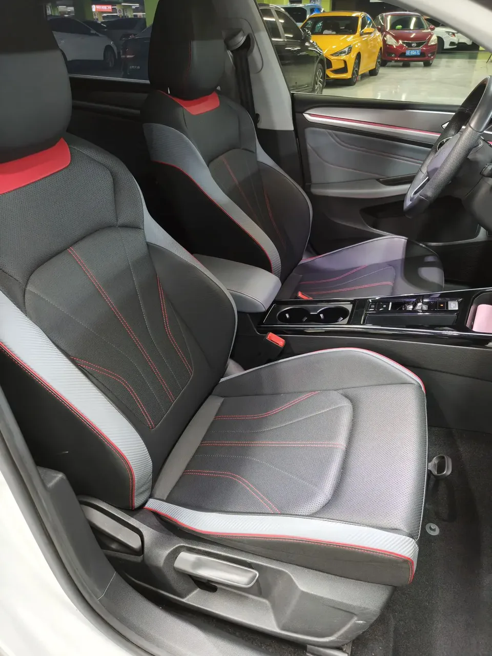 Volkswagen Lamando Lingdu 2023 Lingdu L 280TSI DSG Cool Edition 2023 — thumbnail 5