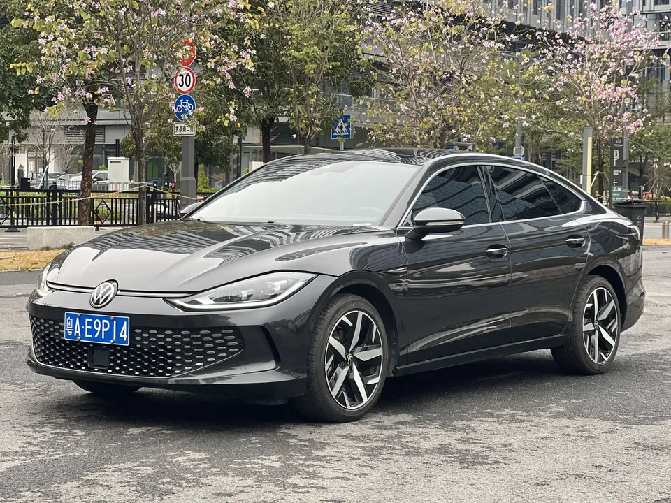 Volkswagen Lamando Lingdu 2024 Lingdu L 280TSI DSG trendy version 2024 — фото 1, купить с доставкой в Москву