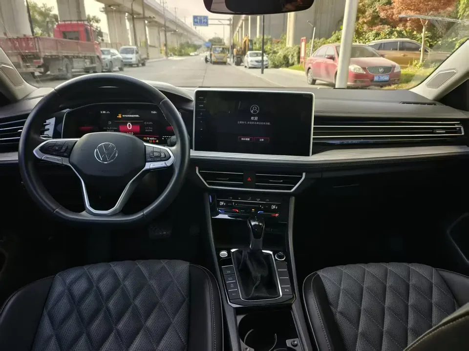 Volkswagen Sagitar 2023 Sagitar 200TSI DSG Flying Edition 2023 — миниатюра 2