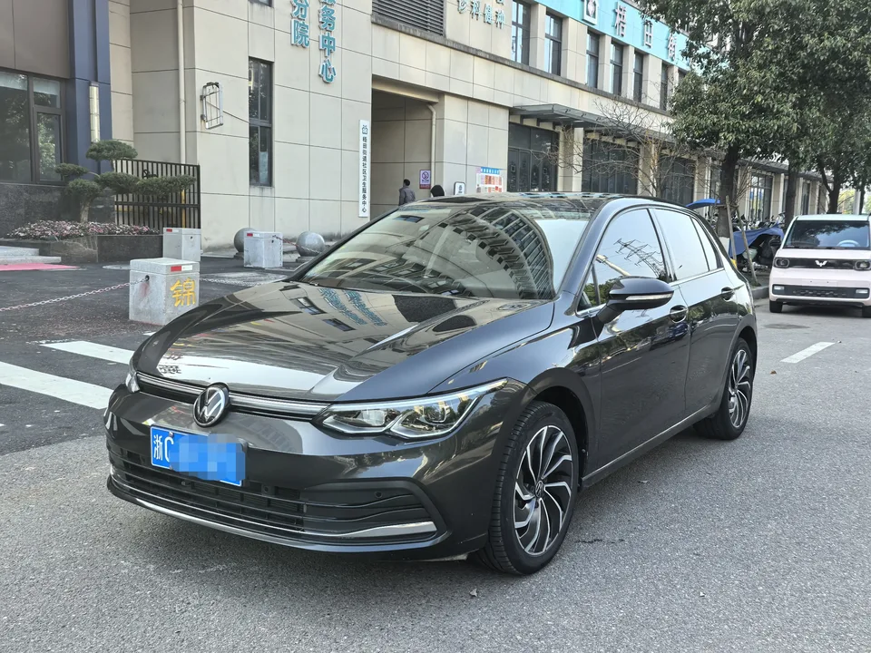 Volkswagen Golf golf 2023 280TSI DSG Pro 2023 — photo 1, buy with delivery to Moscow