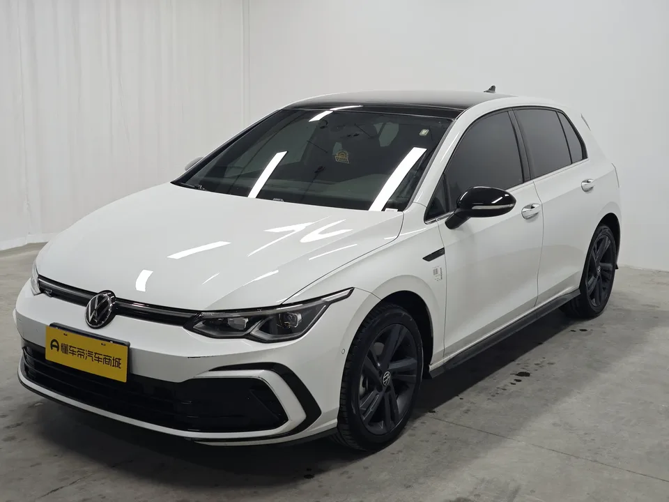Volkswagen Golf facelift 280TSI DSG R-Line Lite 2024 — photo 1, buy with delivery to Moscow