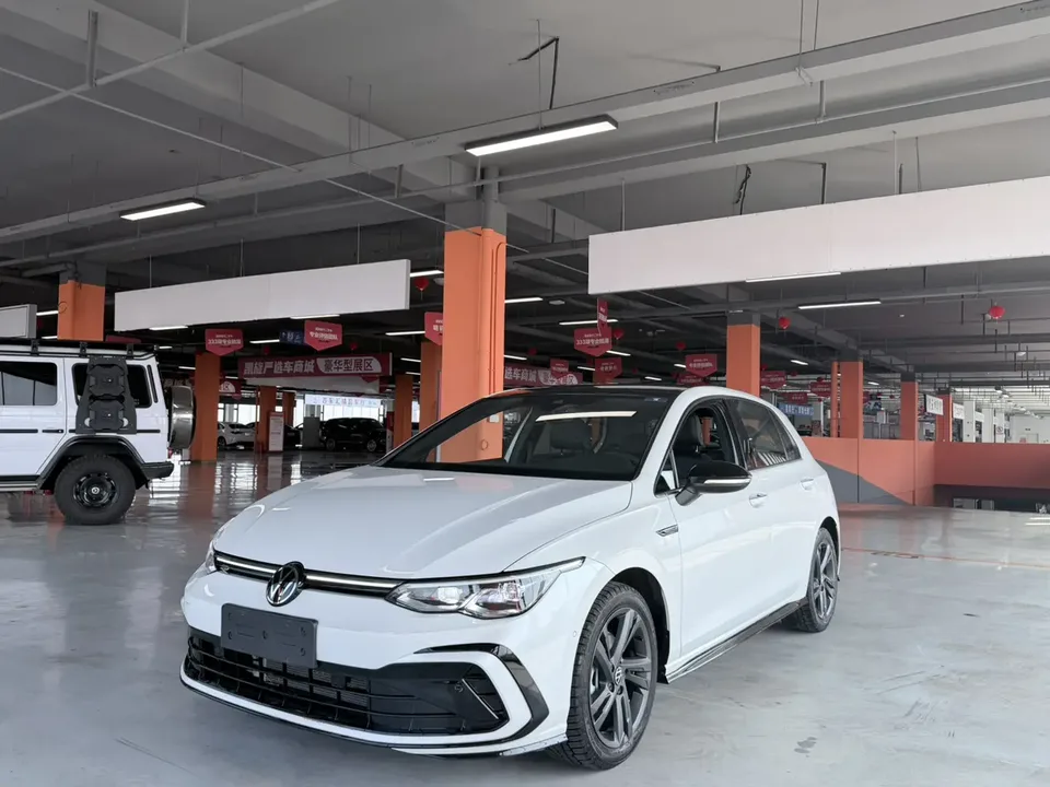 Volkswagen Golf golf 2024 280TSI DSG R-Line 50 Years Legend Edition 2025 — photo 1, buy with delivery to Moscow
