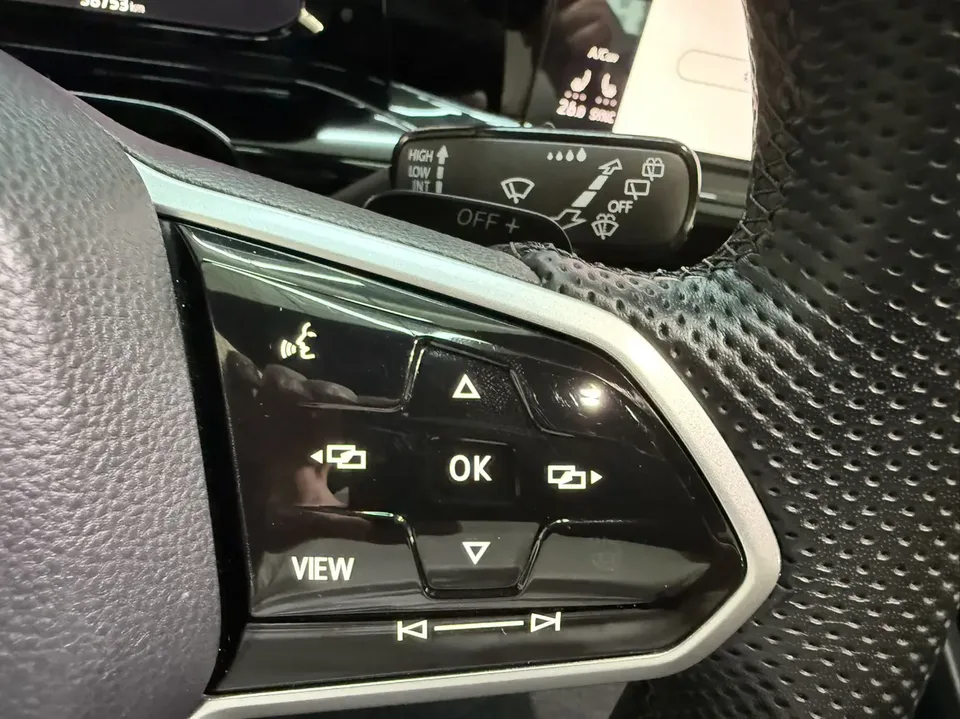 Volkswagen Golf facelift 280TSI DSG R-Line Lite 2023 — миниатюра 3