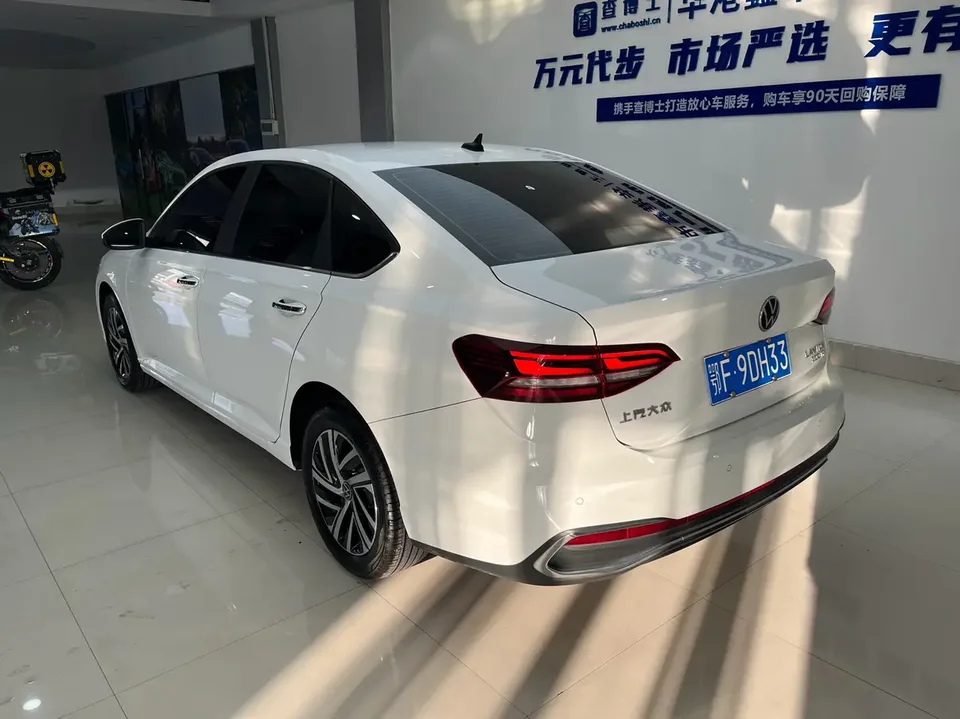 Volkswagen Lavida 300TSI DSG Full Edition 2023 — миниатюра 2