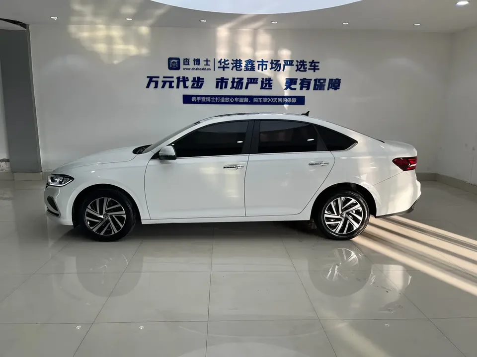 Volkswagen Lavida 300TSI DSG Full Edition 2023 — миниатюра 4
