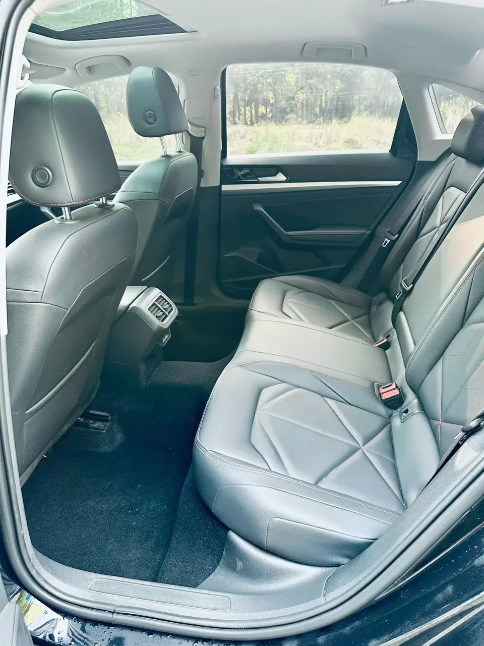 Volkswagen Lavida 300TSI DSG Starry Sky Eternal Edition 2024 — миниатюра 3