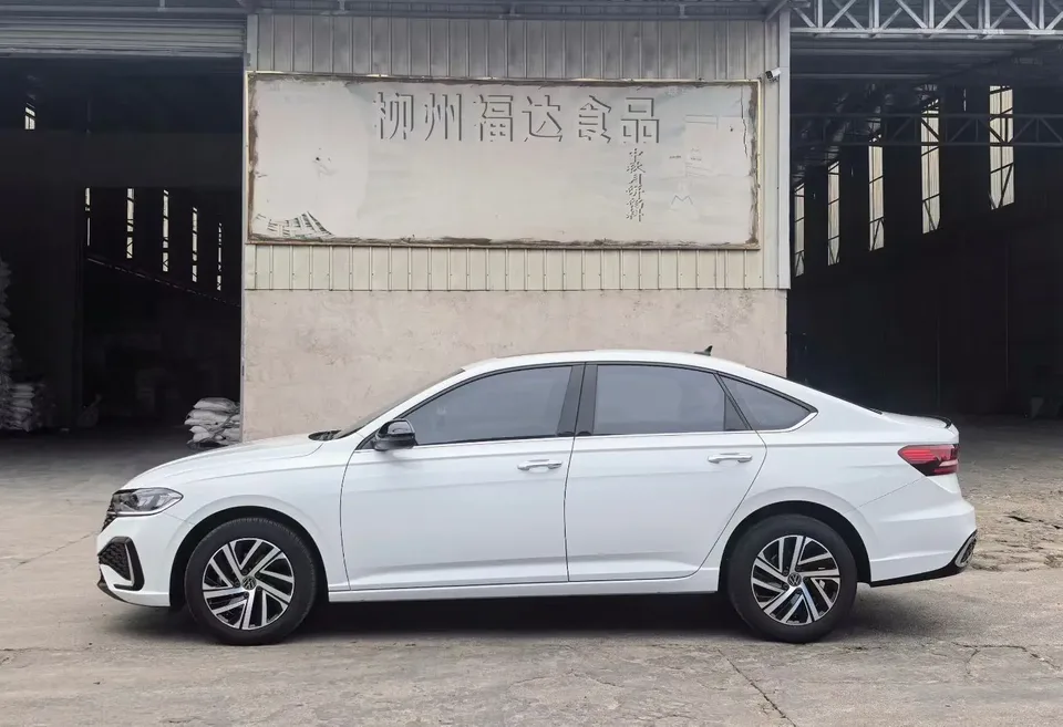 Volkswagen Lavida Lavida 2024 300TSI DSG Starry Sky Leading Edition 2024 — миниатюра 3