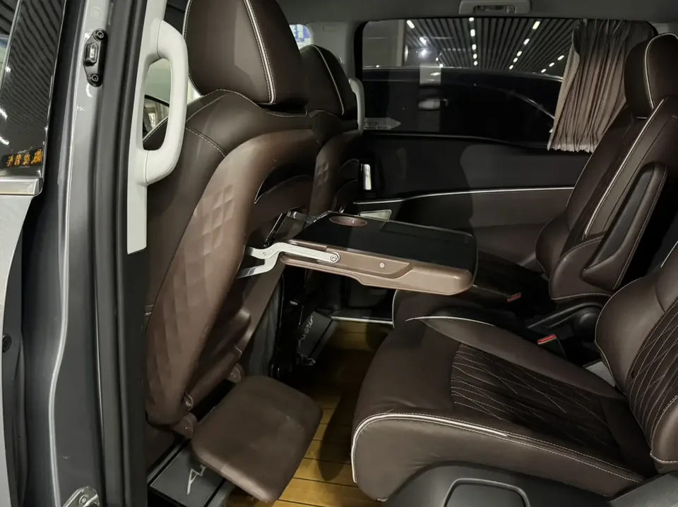 Buick GL8 Buick GL8 2022 Land Business Class 652T Luxury Edition 2022 — миниатюра 4