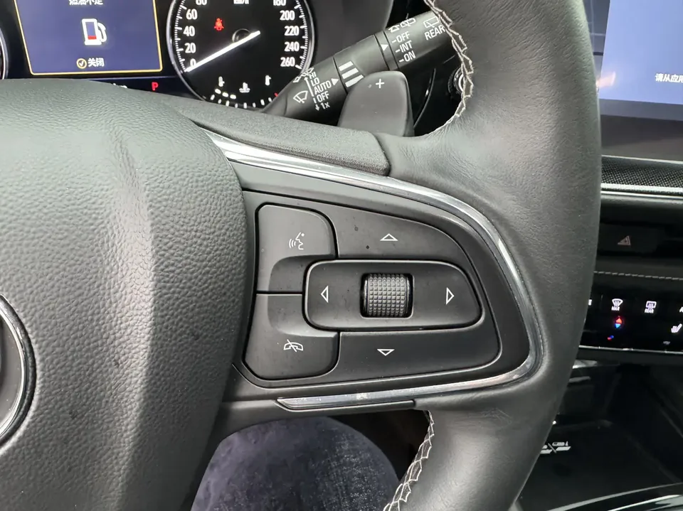 Buick Envision Envision Envision Plus 652T Five-seat Luxury Model 2023 — миниатюра 3