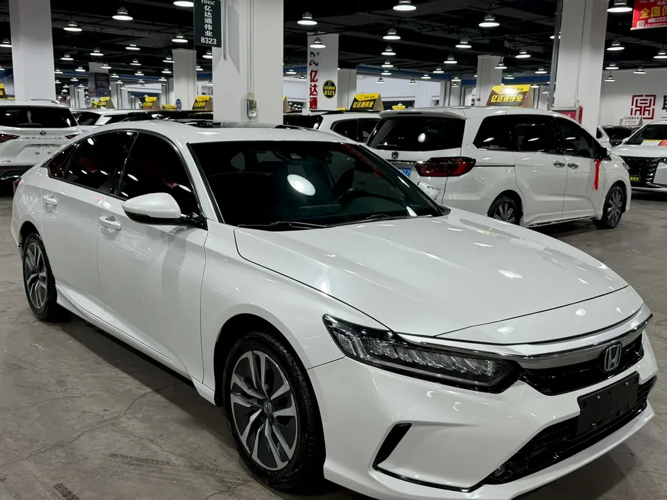 Honda Inspire 2022 Insignia Hybrid 2.0L Pure Elegant Edition 2022 — миниатюра 3