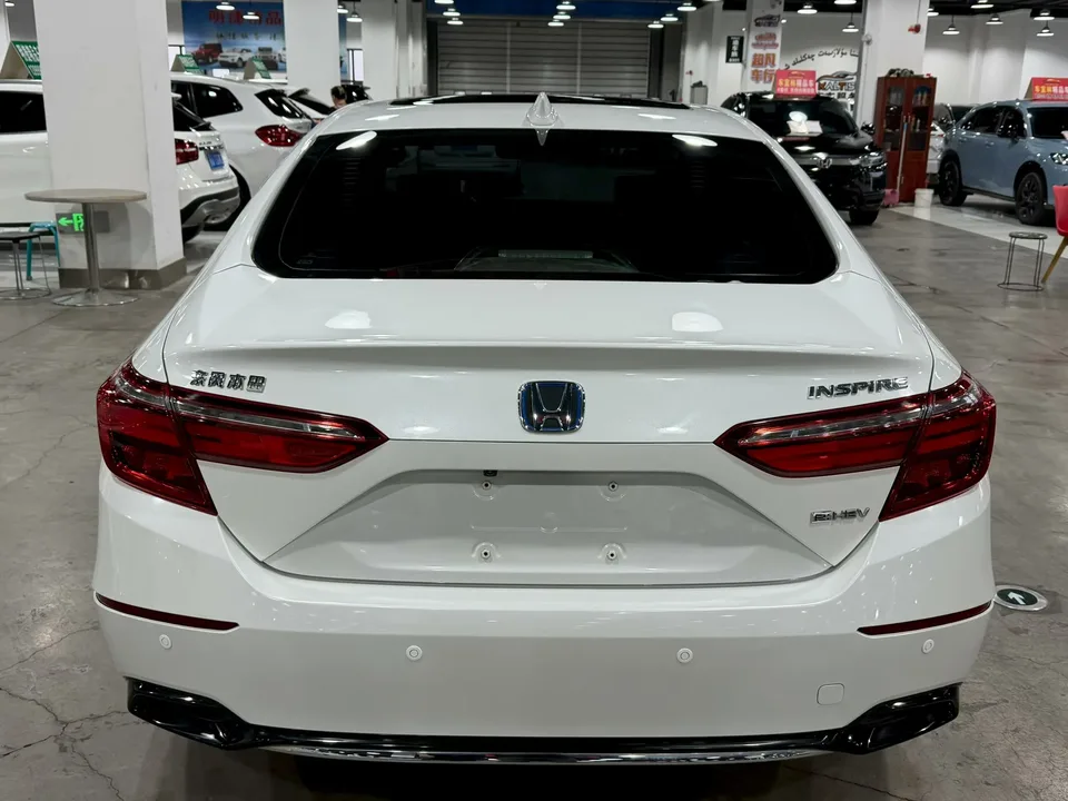 Honda Inspire 2022 Insignia Hybrid 2.0L Pure Elegant Edition 2022 — миниатюра 5