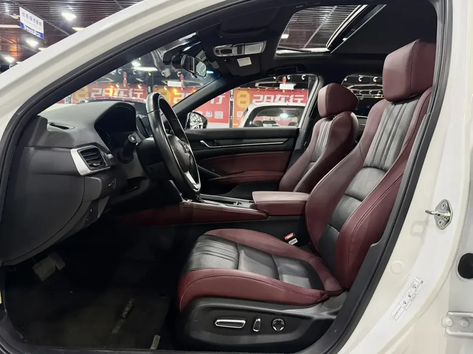Honda Inspire 2022 Insignia 260TURBO Fine Edition 2023 — миниатюра 3
