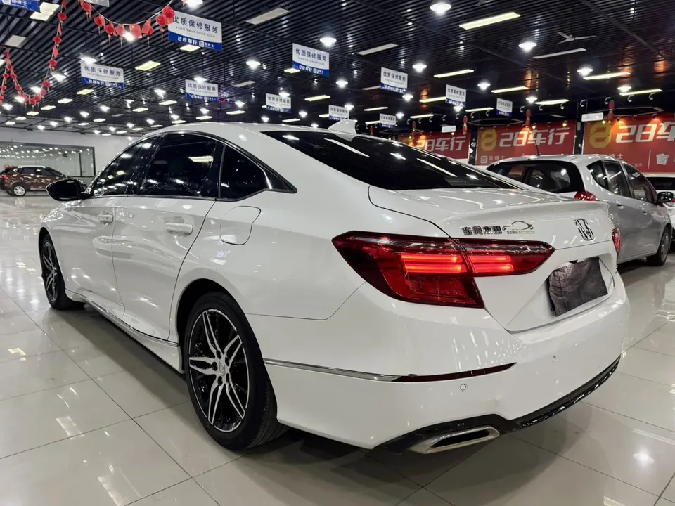 Honda Inspire 2022 Insignia 260TURBO Fine Edition 2023 — миниатюра 4