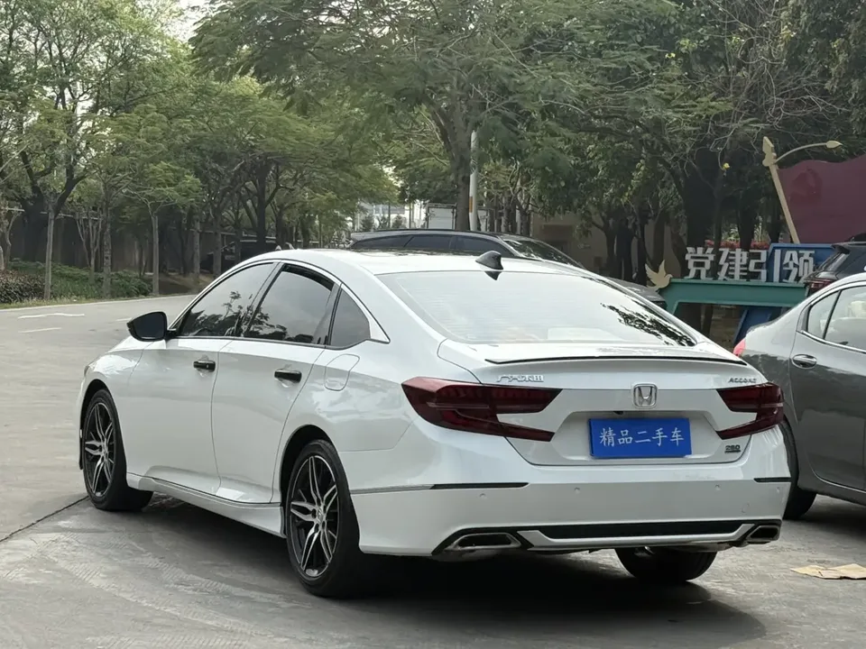 Honda Accord 2022 Accord 260TURBO Fantasy Night Premium Edition 2022 — миниатюра 2