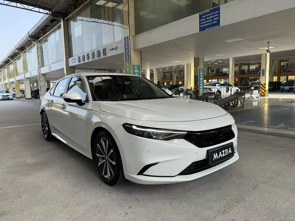 Honda Integra Style 2023 240TURBO CVT Deluxe Edition 2023 — thumbnail 3