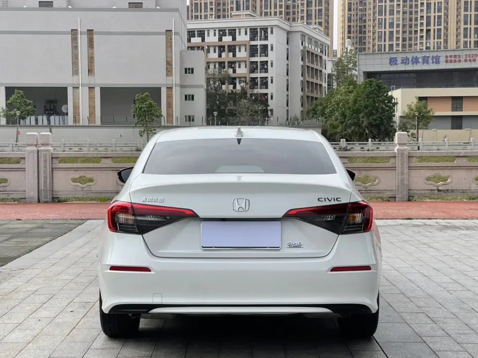 Honda CIVIC 2024
