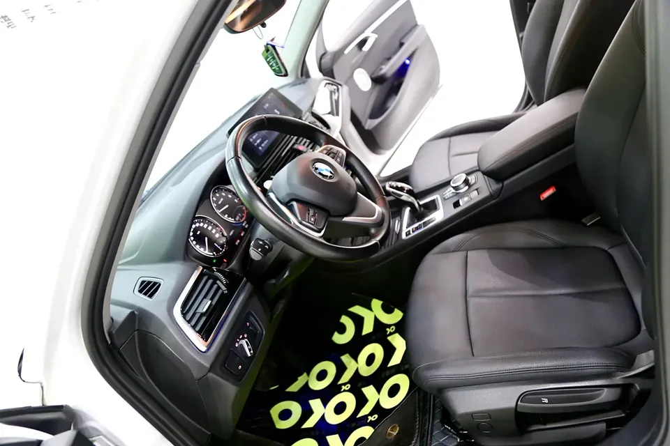 BMW 1 Series BMW 1 Series 2023 120i M Sport 2023 — thumbnail 3