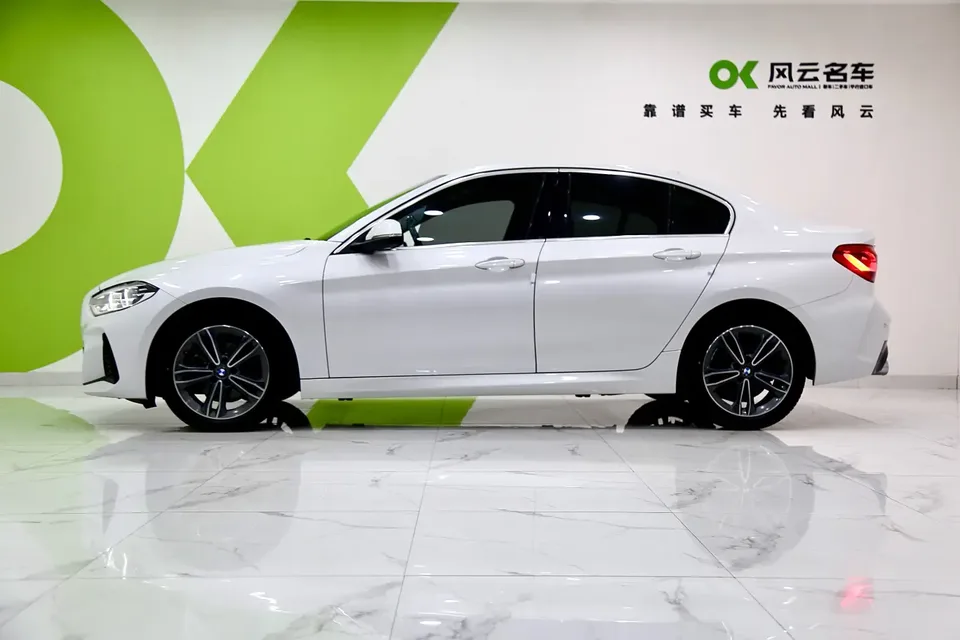 BMW 1 Series BMW 1 Series 2023 120i M Sport 2023 — thumbnail 4