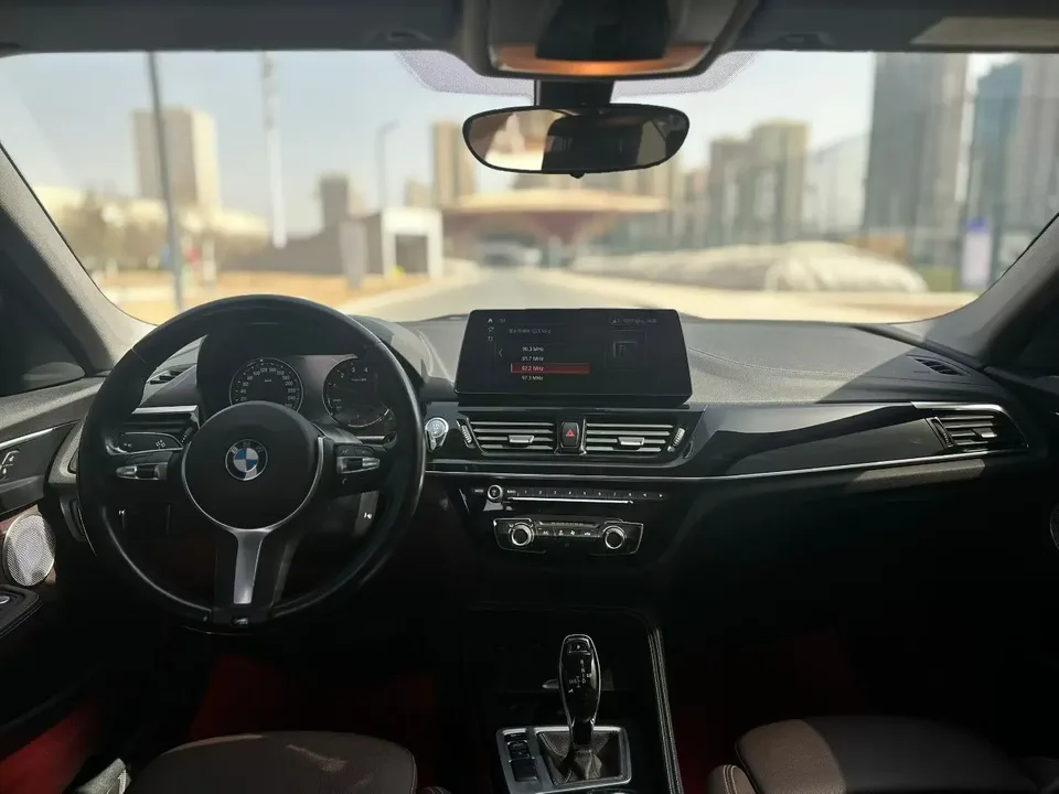 BMW 1 Series 1 Series 2023 BMW 1 Series 2023 120i M Sport Night Edition 2023 — thumbnail 4