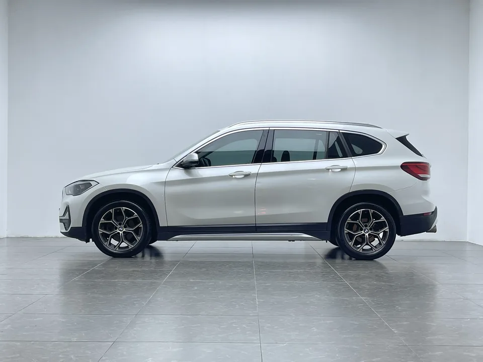 BMW X1 BMW X1 2022 sDrive20Li Fashion Edition 2022 — миниатюра 4