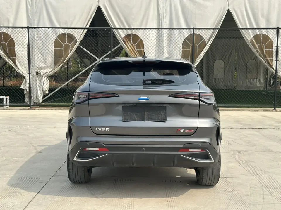 Oshan Changan Auchan X5 PLUS Changan Auchan X5 PLUS 2023 1.5T DCT Zhiqu AI Edition 2023 — миниатюра 2