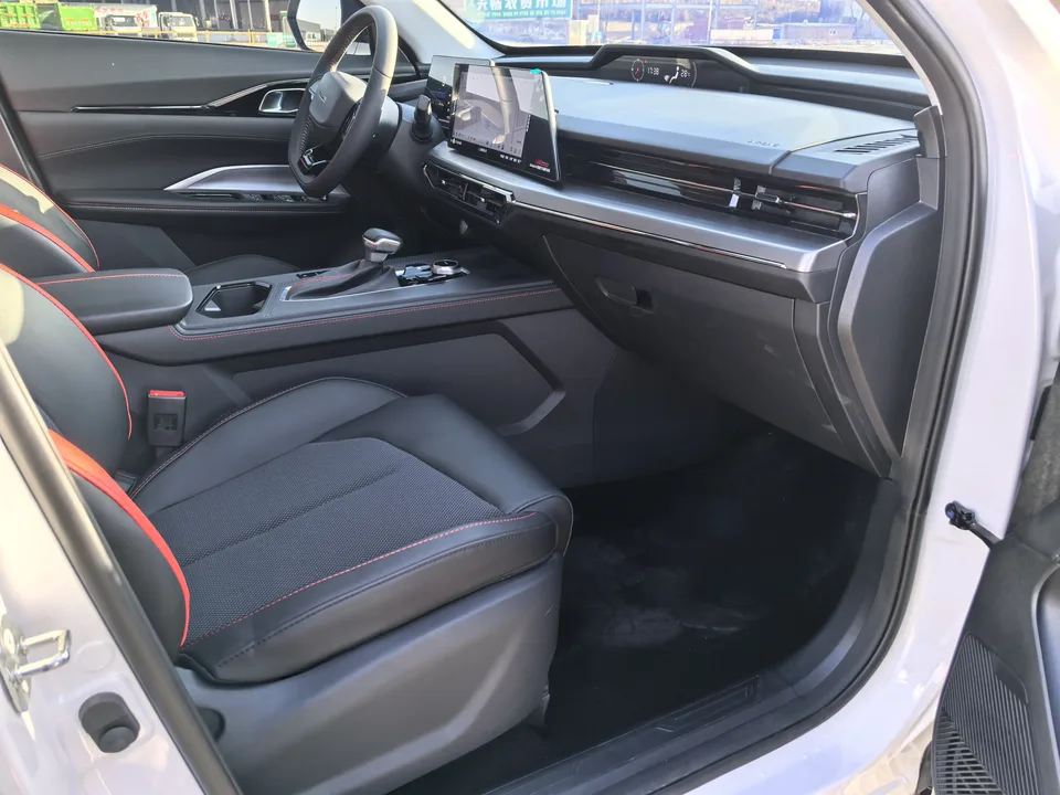Oshan Changan Auchan Z6 Blue Whale 1.5T DCT smart model 2023 — миниатюра 3